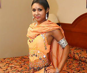 pernicieuse indien dame on..